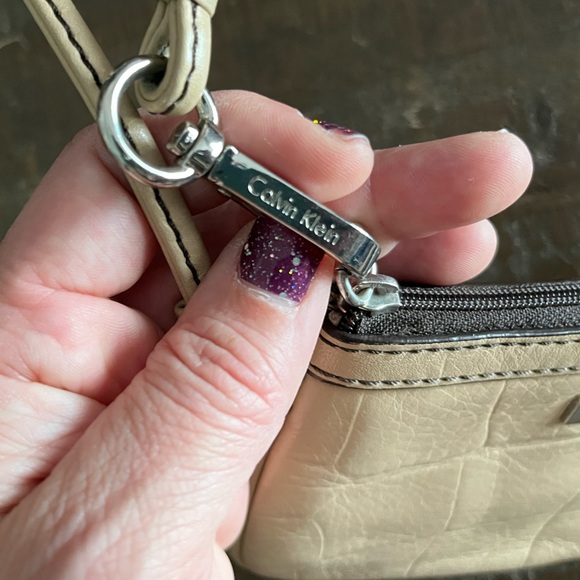 Calvin Klein wristlet - Picture 4 of 5